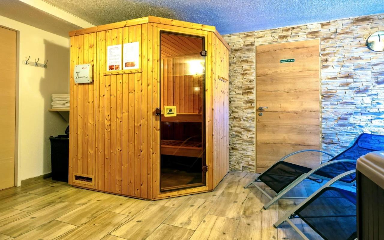 Hotel Stará škola na Šumavě Hořice na Šumavě Esterno foto